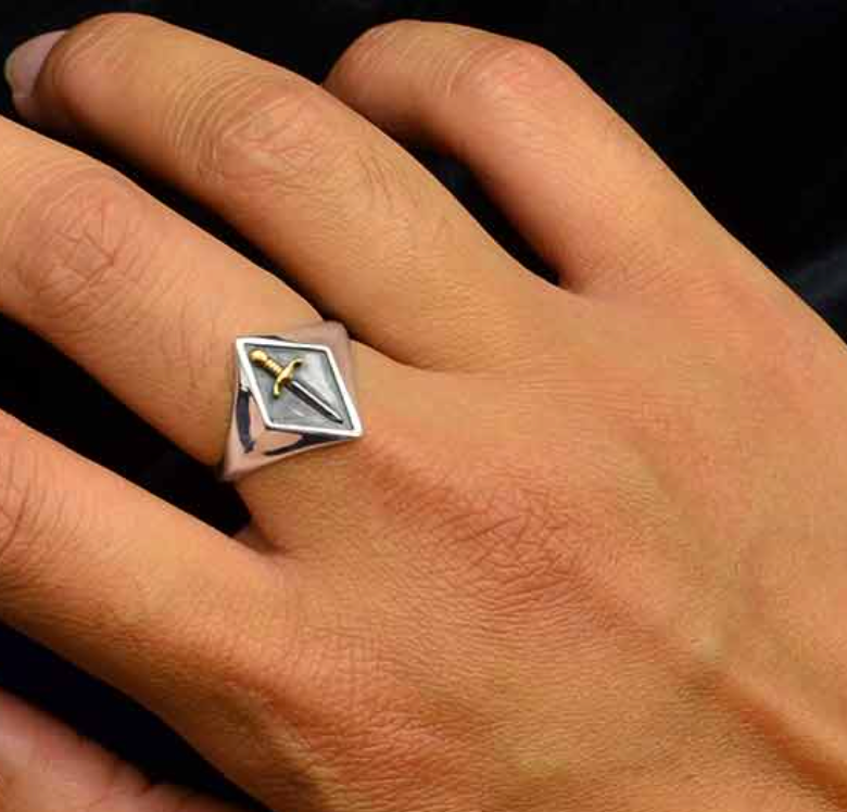 The Valor Crest – Sword Signet Ring