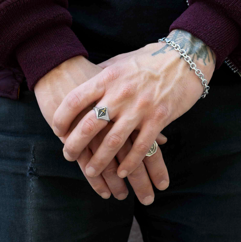 The Valor Crest – Sword Signet Ring